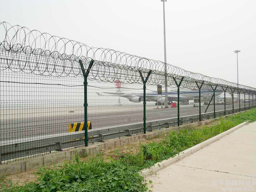 机场护栏